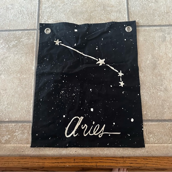 Urban outfitters Aries mini tapestry - Picture 1 of 2